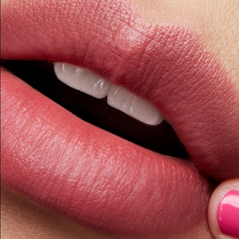 MAC Love Me Lipstick Hey Frenchie - Picture 5 of 11